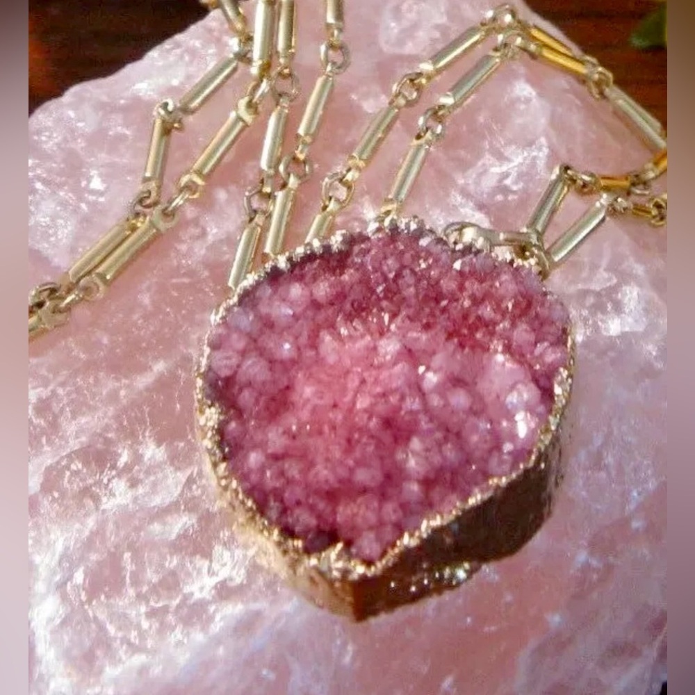New Lg Chunky Genuine Deep Pink Quartz Crystal Druzy Geode Pendant Necklace